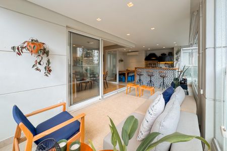 Apartamento à venda com 163m², 3 quartos e 3 vagas Apartamento à venda com 163m², 3 quartos e 3 vagasVaranda Sala