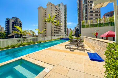 Apartamento à venda com 163m², 3 quartos e 3 vagas Apartamento à venda com 163m², 3 quartos e 3 vagasÁrea comum - Piscina