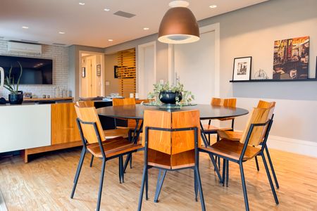 Apartamento à venda com 163m², 3 quartos e 3 vagas Apartamento à venda com 163m², 3 quartos e 3 vagasSala