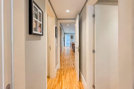 Apartamento à venda com 163m², 3 quartos e 3 vagas Apartamento à venda com 163m², 3 quartos e 3 vagasCorredor