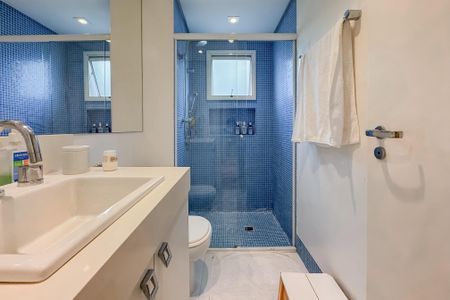 Apartamento à venda com 163m², 3 quartos e 3 vagas Apartamento à venda com 163m², 3 quartos e 3 vagasBanheiro da Suíte 1