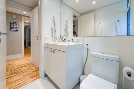 Apartamento à venda com 163m², 3 quartos e 3 vagas Apartamento à venda com 163m², 3 quartos e 3 vagasBanheiro da Suíte 1