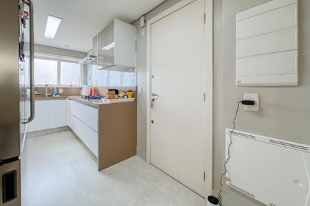 Apartamento à venda com 163m², 3 quartos e 3 vagas Apartamento à venda com 163m², 3 quartos e 3 vagasCozinha