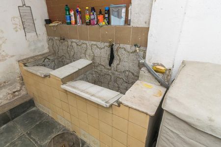 Casa à venda com 180m², 5 quartos e 2 vagasÁrea de Serviço - 1º andar 