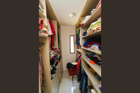 Casa à venda com 308m², 3 quartos e 4 vagas Casa à venda com 308m², 3 quartos e 4 vagasCloset da suíte 1