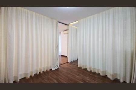 Apartamento à venda com 70m², 2 quartos e 2 vagas Apartamento à venda com 70m², 2 quartos e 2 vagasQuarto