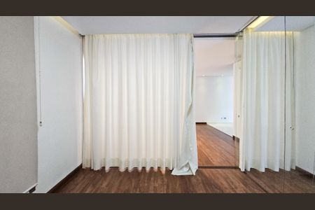 Apartamento à venda com 70m², 2 quartos e 2 vagas Apartamento à venda com 70m², 2 quartos e 2 vagasQuarto