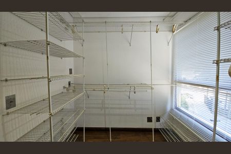 Apartamento à venda com 70m², 2 quartos e 2 vagas Apartamento à venda com 70m², 2 quartos e 2 vagasCloset