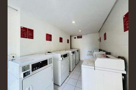 Apartamento à venda com 70m², 2 quartos e 2 vagas Apartamento à venda com 70m², 2 quartos e 2 vagasLavanderia