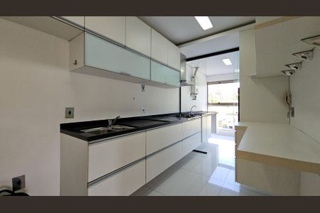 Apartamento à venda com 70m², 2 quartos e 2 vagas Apartamento à venda com 70m², 2 quartos e 2 vagasCozinha