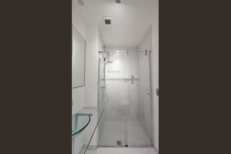 Apartamento à venda com 70m², 2 quartos e 2 vagas Apartamento à venda com 70m², 2 quartos e 2 vagasBanheiro