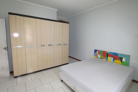 Casa à venda com 260m², 5 quartos e 4 vagasQuarto 1 casa 2