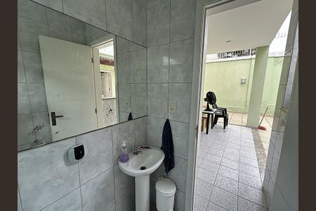 Casa à venda com 260m², 5 quartos e 4 vagasBanheiro 1