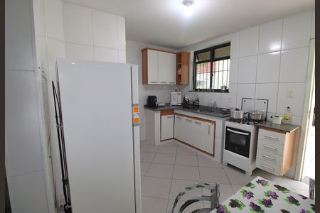 Casa à venda com 260m², 5 quartos e 4 vagasCozinha casa 2