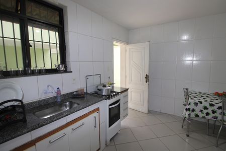 Casa à venda com 260m², 5 quartos e 4 vagasCozinha casa 2