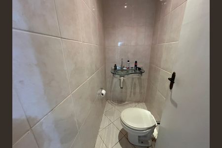 Casa à venda com 260m², 5 quartos e 4 vagasLavabo casa 2