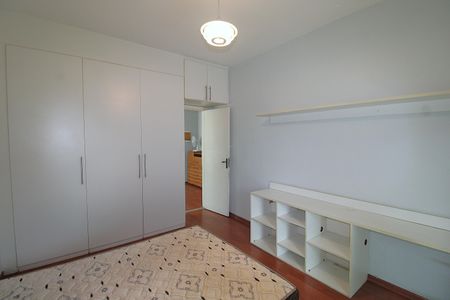 Casa à venda com 260m², 5 quartos e 4 vagasQuarto 2