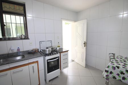 Casa à venda com 260m², 5 quartos e 4 vagasCozinha casa 2