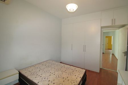 Casa à venda com 260m², 5 quartos e 4 vagasQuarto 2