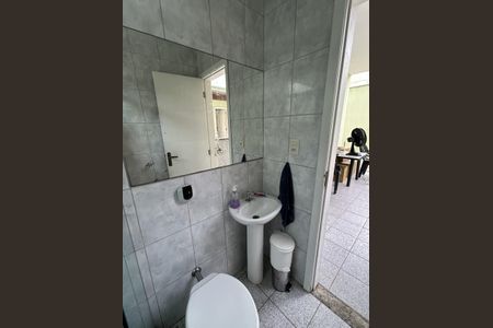 Casa à venda com 260m², 5 quartos e 4 vagasBanheiro 1