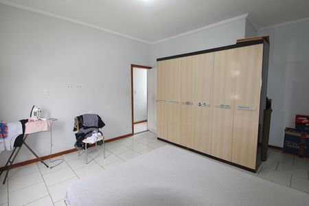 Casa à venda com 260m², 5 quartos e 4 vagasQuarto 1 casa 2