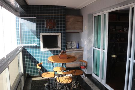 Apartamento à venda com 254m², 3 quartos e 6 vagasVaranda