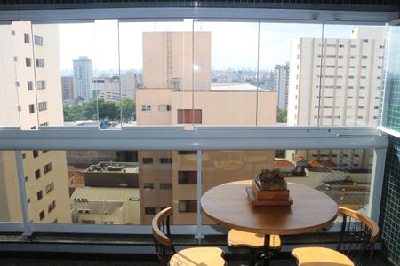 Apartamento à venda com 254m², 3 quartos e 6 vagasVaranda