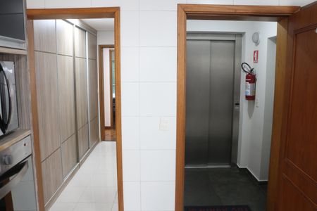 Apartamento à venda com 254m², 3 quartos e 6 vagasCozinha
