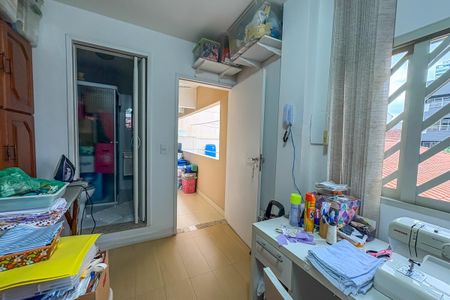 Casa à venda com 237m², 3 quartos e 2 vagasQuarto de Serviço