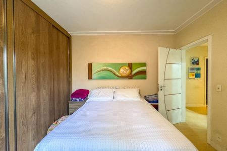 Casa à venda com 237m², 3 quartos e 2 vagasQuarto 2