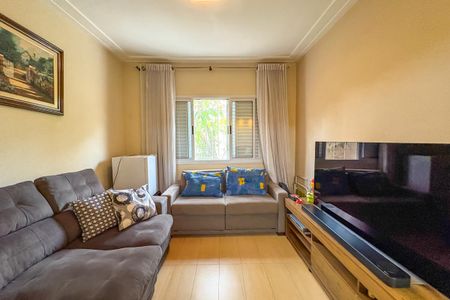 Casa à venda com 237m², 3 quartos e 2 vagasSala de Tv