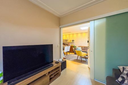 Casa à venda com 237m², 3 quartos e 2 vagasSala de Tv