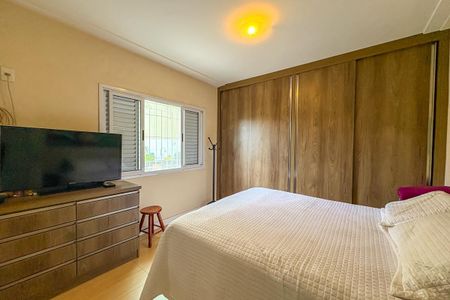 Casa à venda com 237m², 3 quartos e 2 vagasQuarto 2