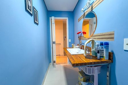 Casa à venda com 237m², 3 quartos e 2 vagasLavabo