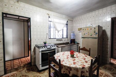 Casa à venda com 154m², 2 quartos e 3 vagas Casa à venda com 154m², 2 quartos e 3 vagasCozinha