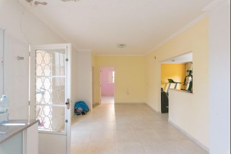 Casa à venda com 250m², 4 quartos e 2 vagas Casa à venda com 250m², 4 quartos e 2 vagasCozinha