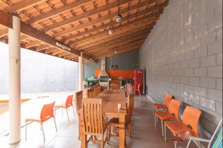 Casa à venda com 250m², 4 quartos e 2 vagas Casa à venda com 250m², 4 quartos e 2 vagasChurrasqueira