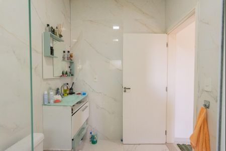 Casa à venda com 250m², 4 quartos e 2 vagas Casa à venda com 250m², 4 quartos e 2 vagasBanheiro da Suíte 1