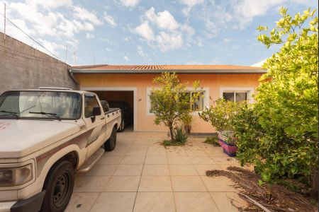 Casa à venda com 250m², 4 quartos e 2 vagas Casa à venda com 250m², 4 quartos e 2 vagasGaragem e Jardim