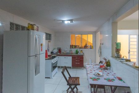 Casa à venda com 250m², 4 quartos e 2 vagas Casa à venda com 250m², 4 quartos e 2 vagasCasa 2- Cozinha