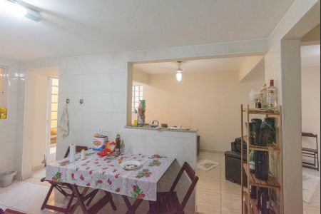 Casa à venda com 250m², 4 quartos e 2 vagas Casa à venda com 250m², 4 quartos e 2 vagasCasa 2- Cozinha