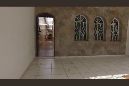 Casa à venda com 212m², 3 quartos e 2 vagas Casa à venda com 212m², 3 quartos e 2 vagasGaragem