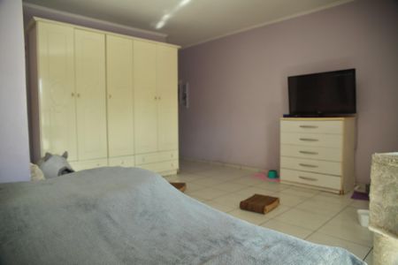 Casa à venda com 212m², 3 quartos e 2 vagasSuíte