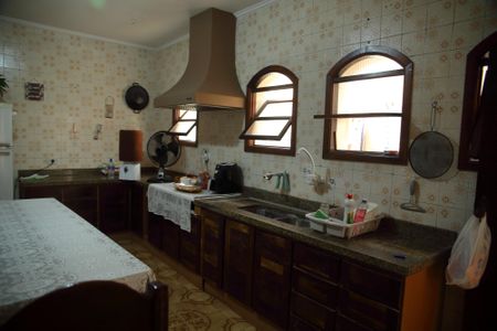 Casa à venda com 212m², 3 quartos e 2 vagasCozinha