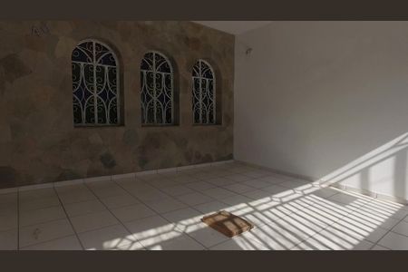 Casa à venda com 212m², 3 quartos e 2 vagas Casa à venda com 212m², 3 quartos e 2 vagasGaragem
