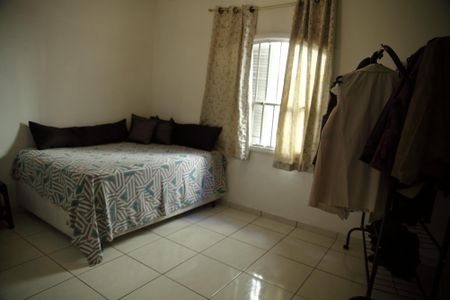 Casa à venda com 212m², 3 quartos e 2 vagasQuarto 1