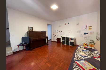 Sala de casa à venda com 2 quartos, 144m² em Vila Indiana, São Paulo