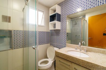 Apartamento à venda com 76m², 2 quartos e 2 vagas Apartamento à venda com 76m², 2 quartos e 2 vagasBanheiro da Suíte