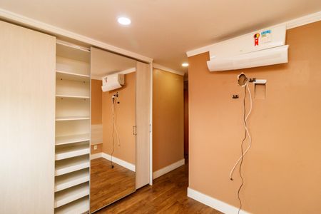 Apartamento à venda com 76m², 2 quartos e 2 vagas Apartamento à venda com 76m², 2 quartos e 2 vagasSuíte