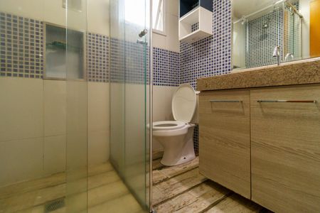 Apartamento à venda com 76m², 2 quartos e 2 vagas Apartamento à venda com 76m², 2 quartos e 2 vagasBanheiro da Suíte